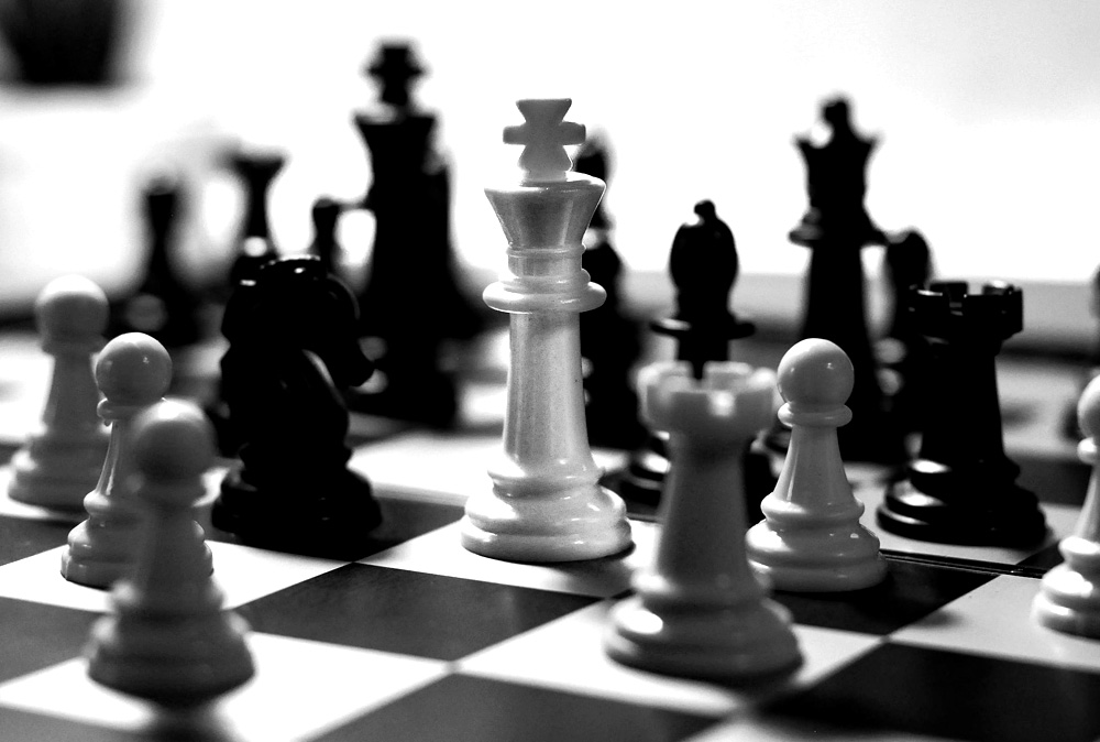 Magnus Carlsen Blunders On Purpose - But His Reasoning is Sound